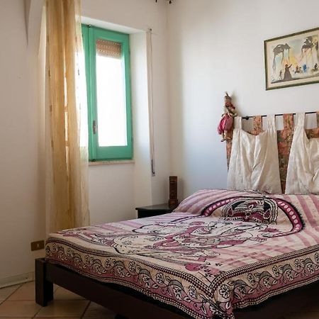 Suite adorabile: Calasetta a 5 min dalla spiaggia Esterno foto
