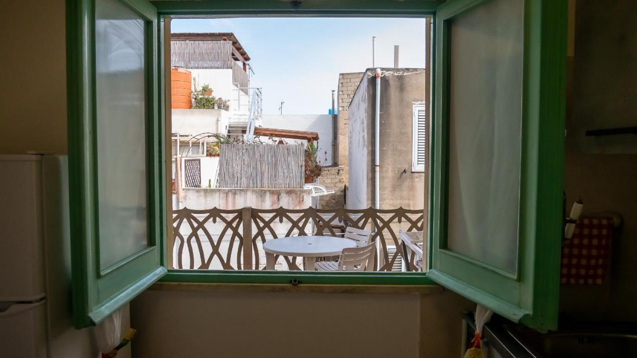 Suite adorabile: Calasetta a 5 min dalla spiaggia Esterno foto